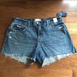 Abercrombie and Fitch Mid Rise Boyfriend Short